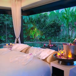 2 bedrooms, premium bedding, minibar, in-room safe