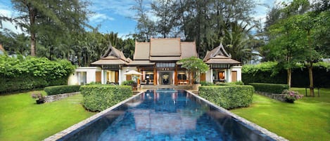 One Bedroom Double Pool Villa | Premium bedding, minibar, in-room safe, desk