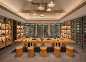 Couples treatment rooms, hot tub, steam room, body treatments