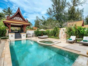 Serenity Three Bedroom Pool Residence | 2 室のベッドルーム、エジプト綿のシーツ、高級寝具、ミニバー