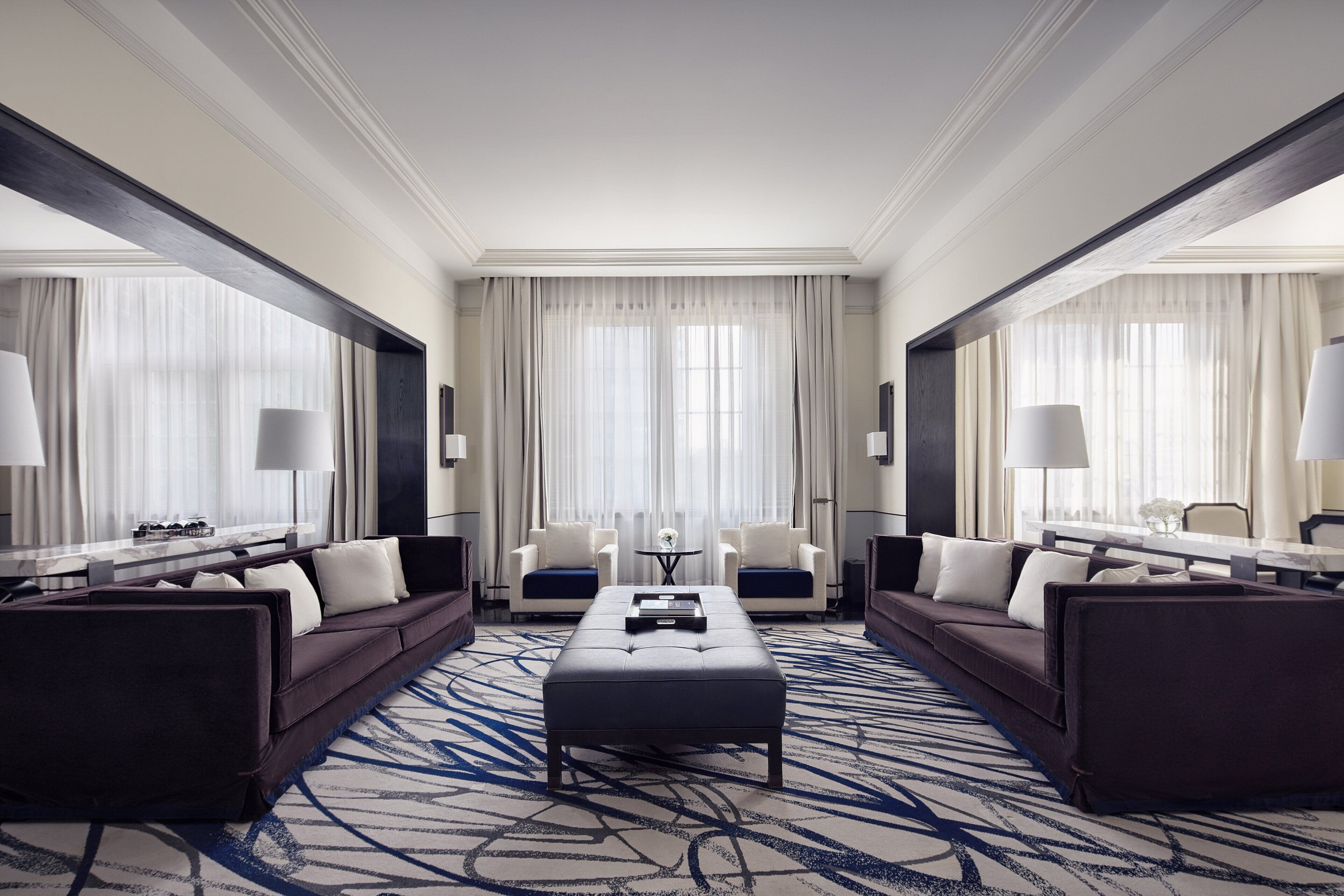 总统套房 | 起居区 | 32-英寸液晶电视（配备有线频道）、电视、DVD 播放器