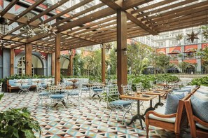 3 restaurants, Italian cuisine