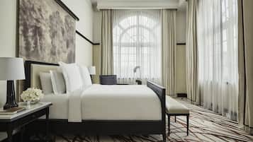Governor Suite King | 防敏寢具、迷你吧、房內夾萬、書桌