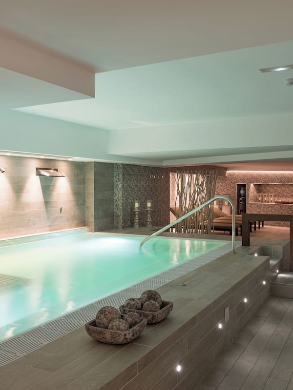Hot tub, Turkish bath/hammam, body treatments, body scrubs, facials