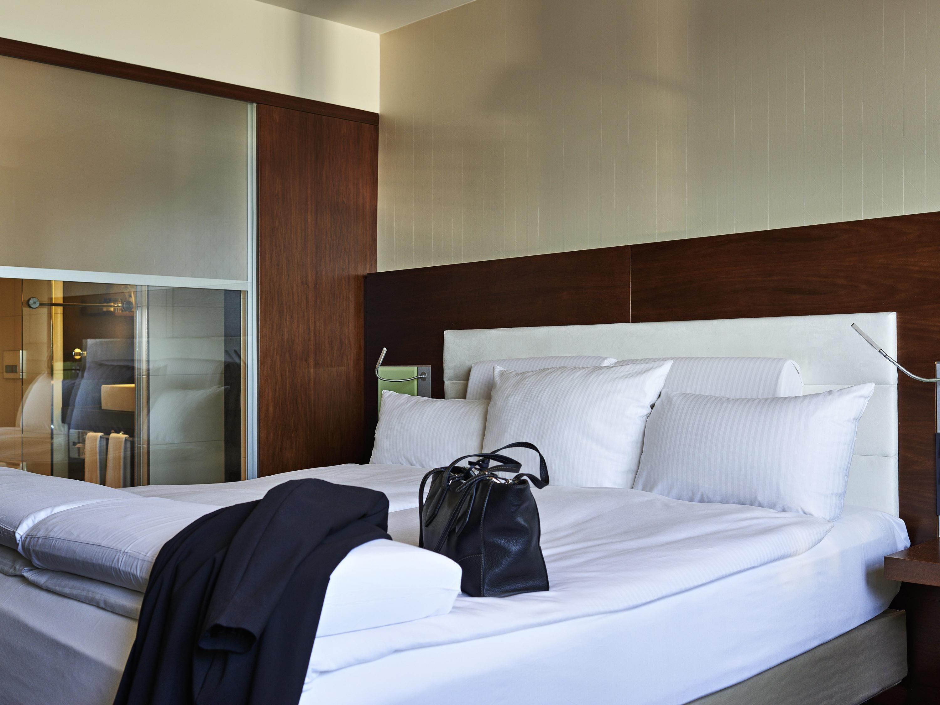 Habitación Deluxe, 1 cama de matrimonio grande | Ropa de cama de alta calidad, minibar, caja fuerte y escritorio
