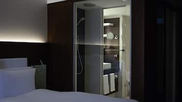 Habitación Deluxe, 1 cama King size | Ropa de cama de alta calidad y minibar
