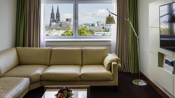Premium bedding, minibar, in-room safe, desk