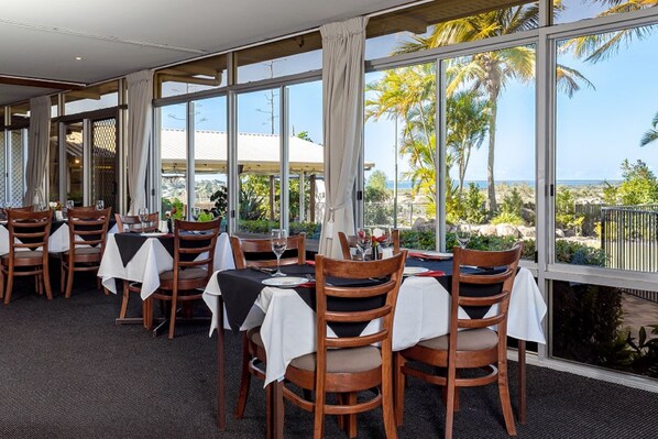 Interior - Camelot Motel (South Gladstone)