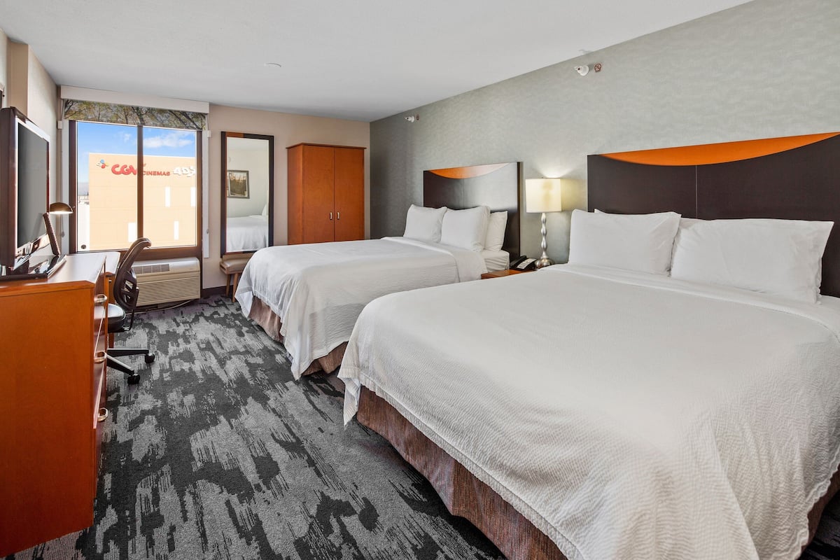 In-room safe, desk, iron/ironing board, free WiFi