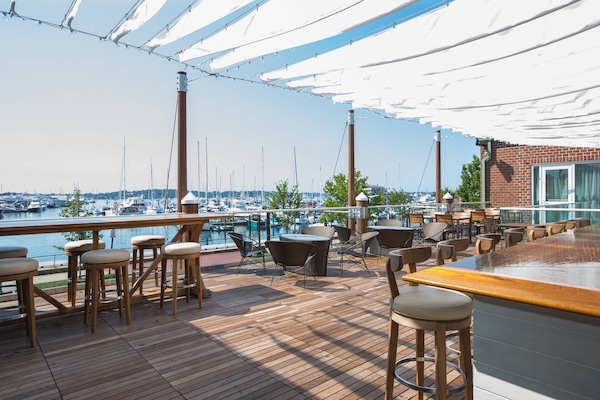Ocean views, serves lunch and dinner
