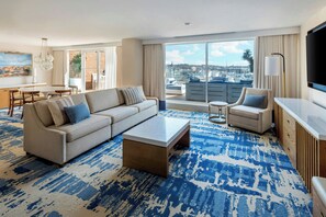 En 55-tommers smart-TV med kabel-kanaler samt TV og Netflix