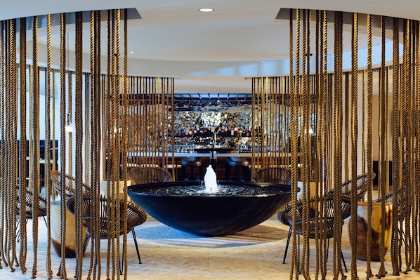 Ocean views, serves lunch and dinner