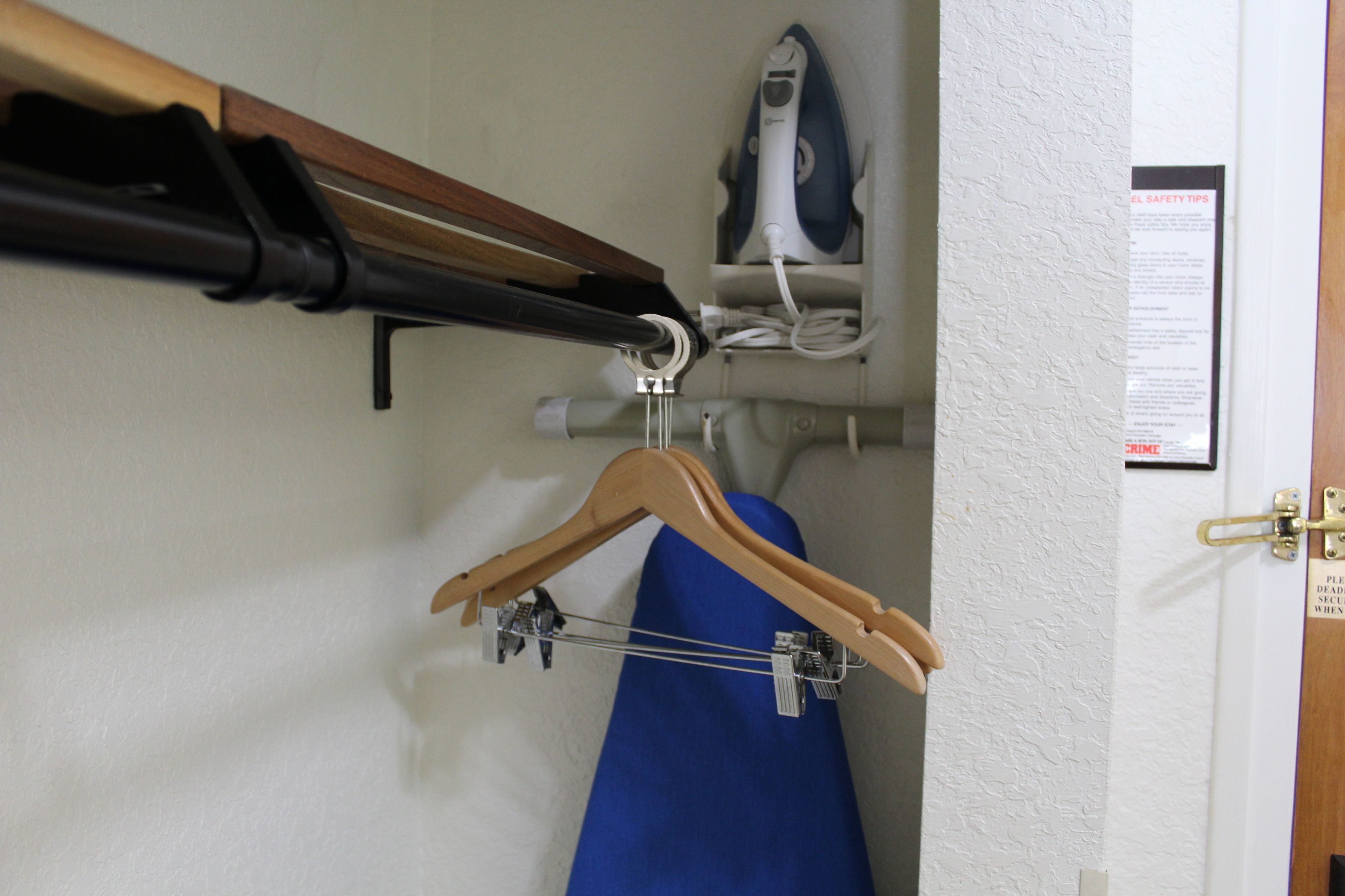 1 king bed, nonsmoking, interior corridor | iron/ironing board