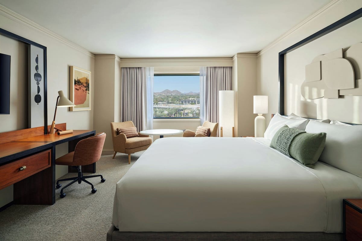 Premium bedding, in-room safe, desk, laptop workspace