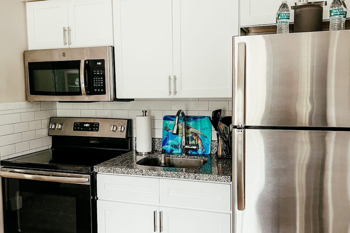 premier one bedroom waterfront suite bayview with sofabed | 1 bedroom, in-room safe, desk, laptop workspace