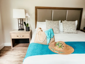 Amenities in room at Bayside Inn Key Largo