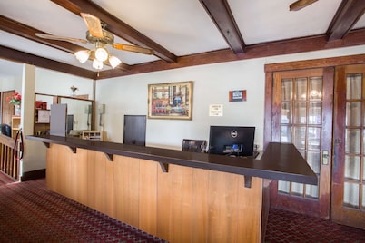 Knights Inn Endwell