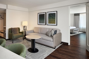 Executive Suite | Premium bedding, down comforters, pillowtop beds, in-room safe - Hyatt Regency Washington on Capitol Hill (Washington)