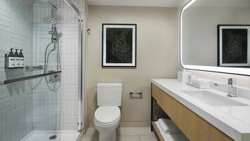 Amenidades de baño gratuitas, secadora de cabello, toallas, jabón