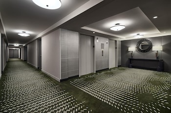 Hotel entrance and lobby at Hyatt Regency Washington on Capitol Hill