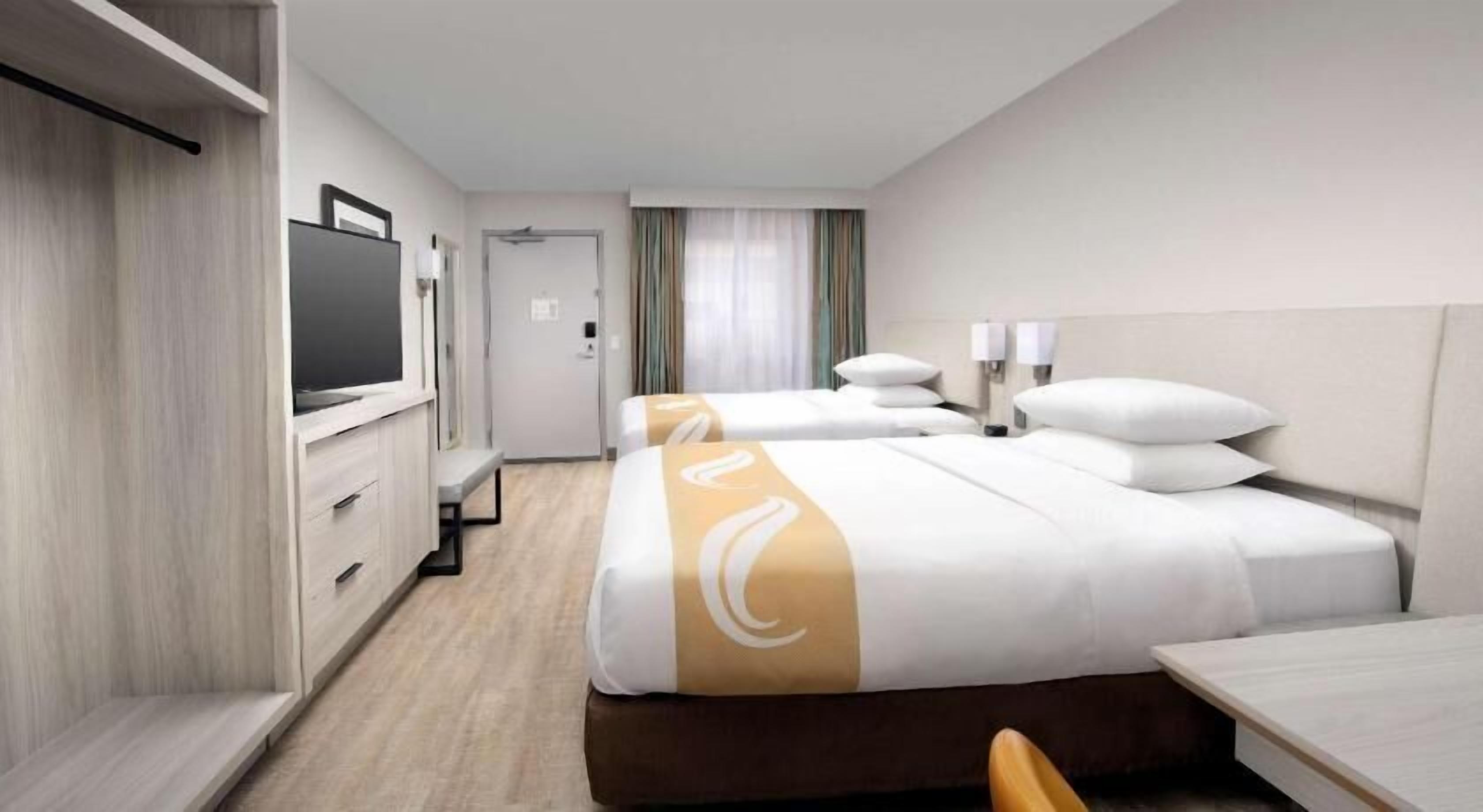 Caja de seguridad en la habitación, escritorio y cortinas blackout 