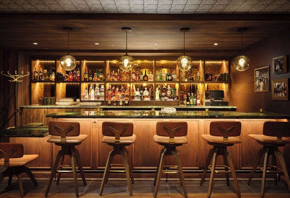 Lobby lounge