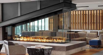 Hotel Alpenrock Breckenridge, Curio Collection by Hilton