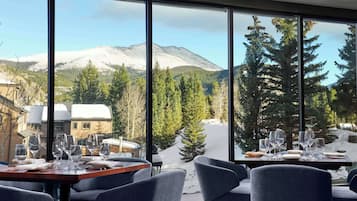 Der serveres morgenmad og aftensmad