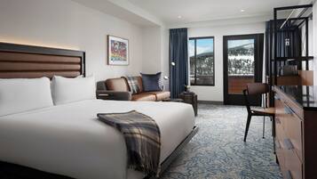 Junior-suite - 1 kingsize-seng | Premium-sengetøj, pengeskab på værelset, skrivebord