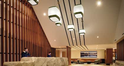 Hotel Alpenrock Breckenridge, Curio Collection by Hilton