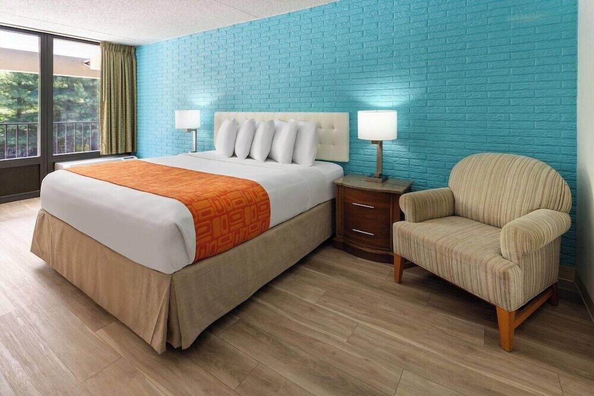 Iron/ironing board (on request), free WiFi, bed sheets