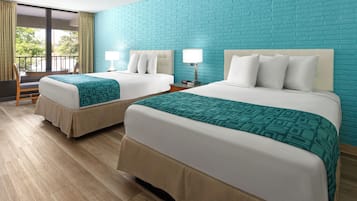 Tabla de planchar con plancha, wifi gratis y ropa de cama