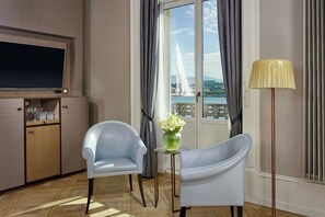 Suite, 1 Bedroom, Non Smoking | Living room