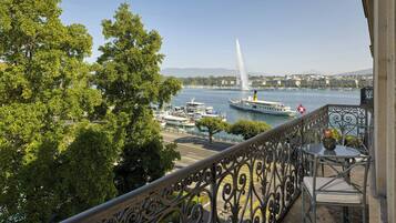 Premium bedding, down duvets, pillow-top beds, minibar