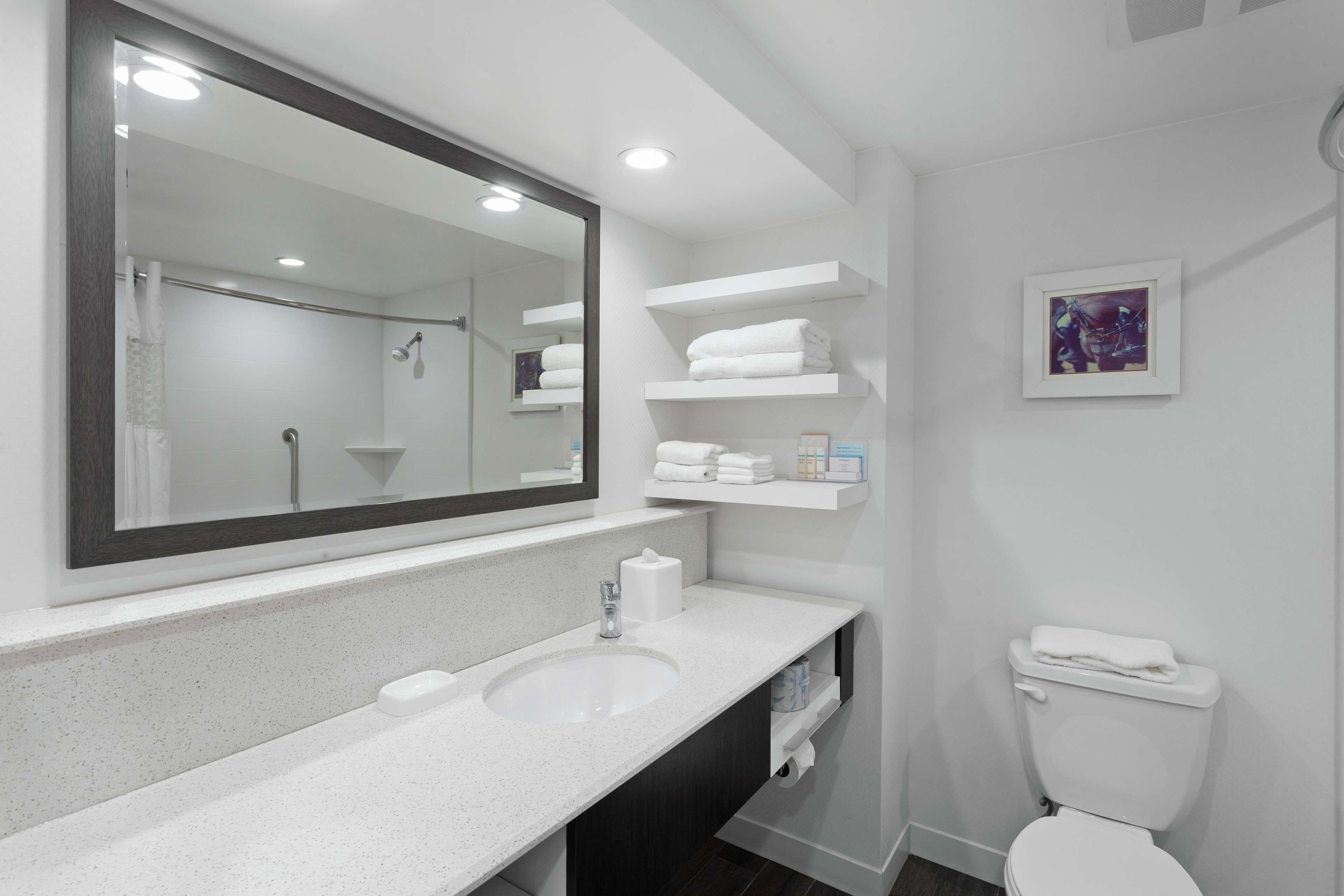 free toiletries, hair dryer