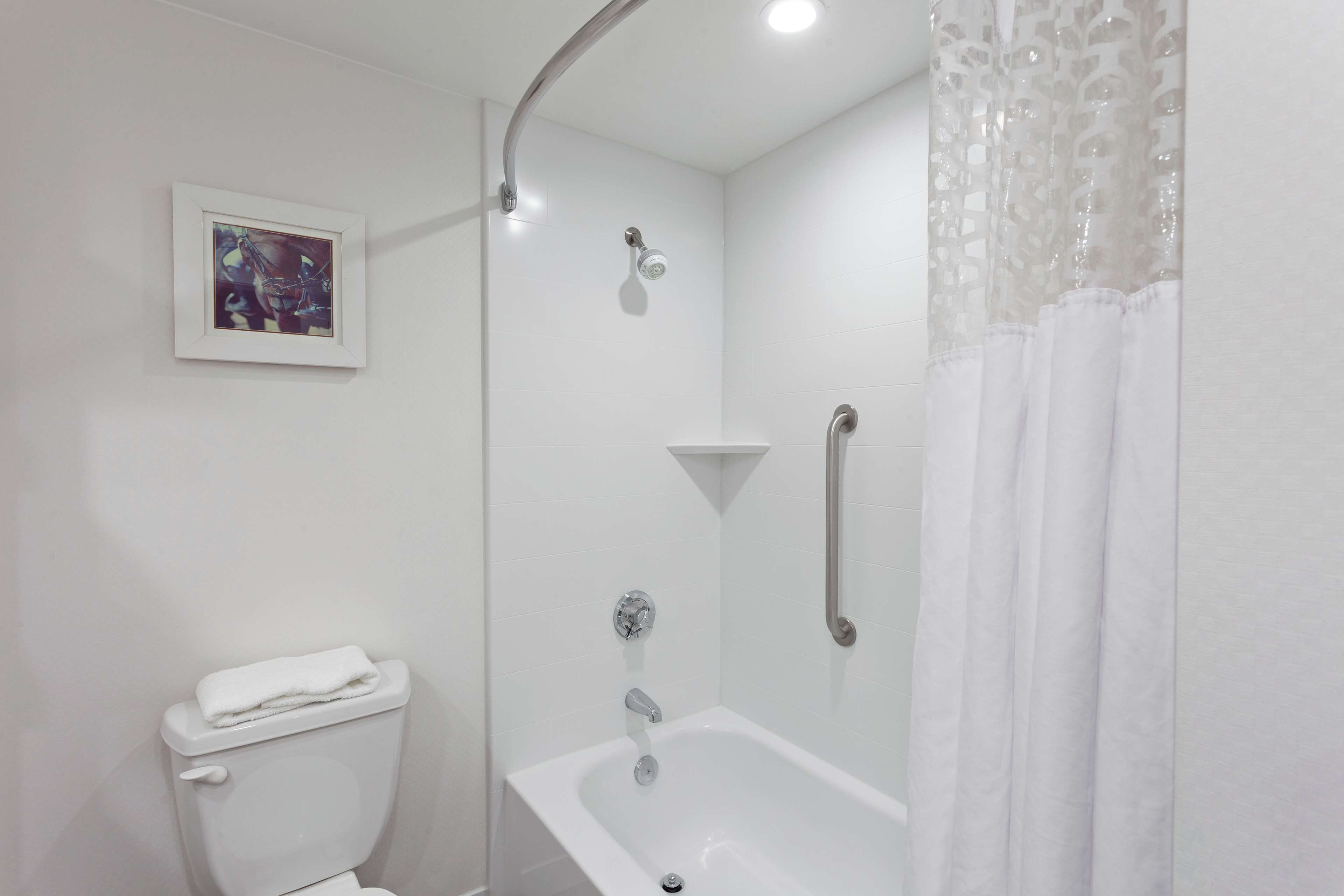 free toiletries, hair dryer