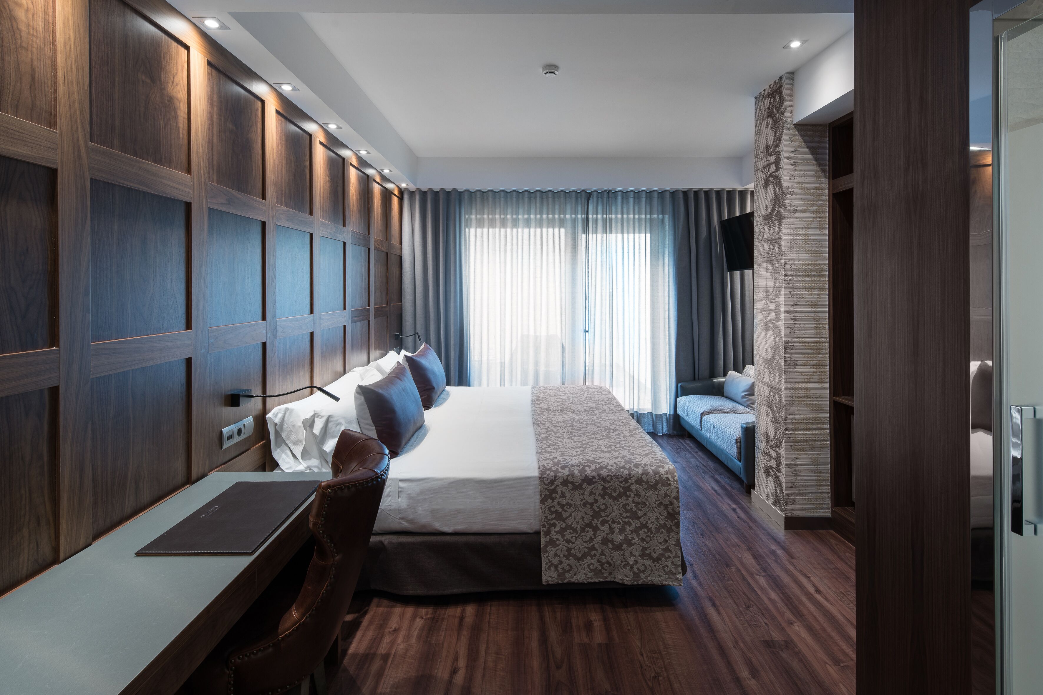 1 bedroom, minibar, in-room safe, desk