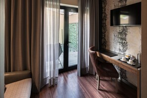 1 bedroom, minibar, in-room safe, desk