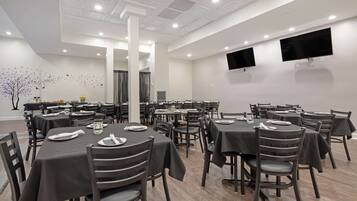 Free daily on-the-go breakfast