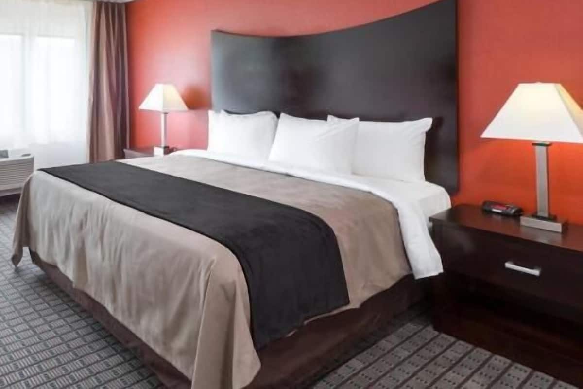 In-room safe, desk, laptop workspace, iron/ironing board
