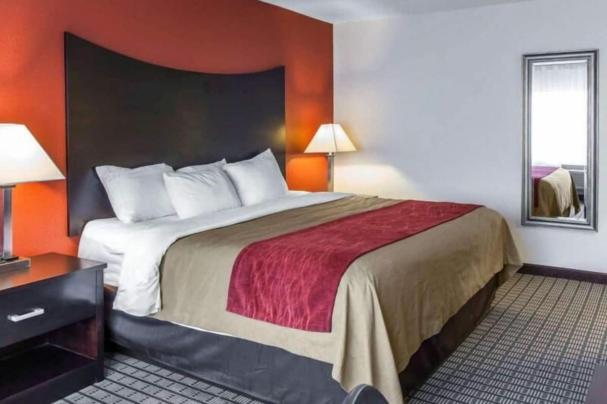 In-room safe, desk, laptop workspace, iron/ironing board