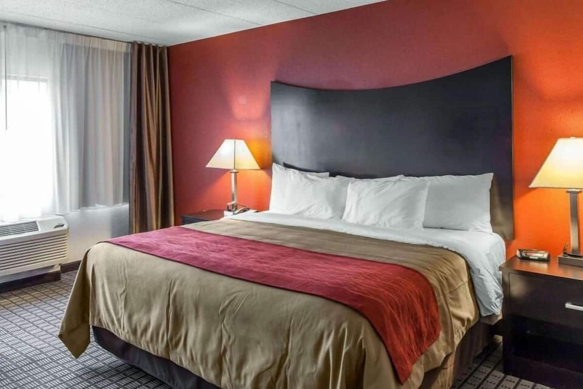In-room safe, desk, laptop workspace, iron/ironing board