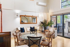 One bedroom Park Villa | In-room dining