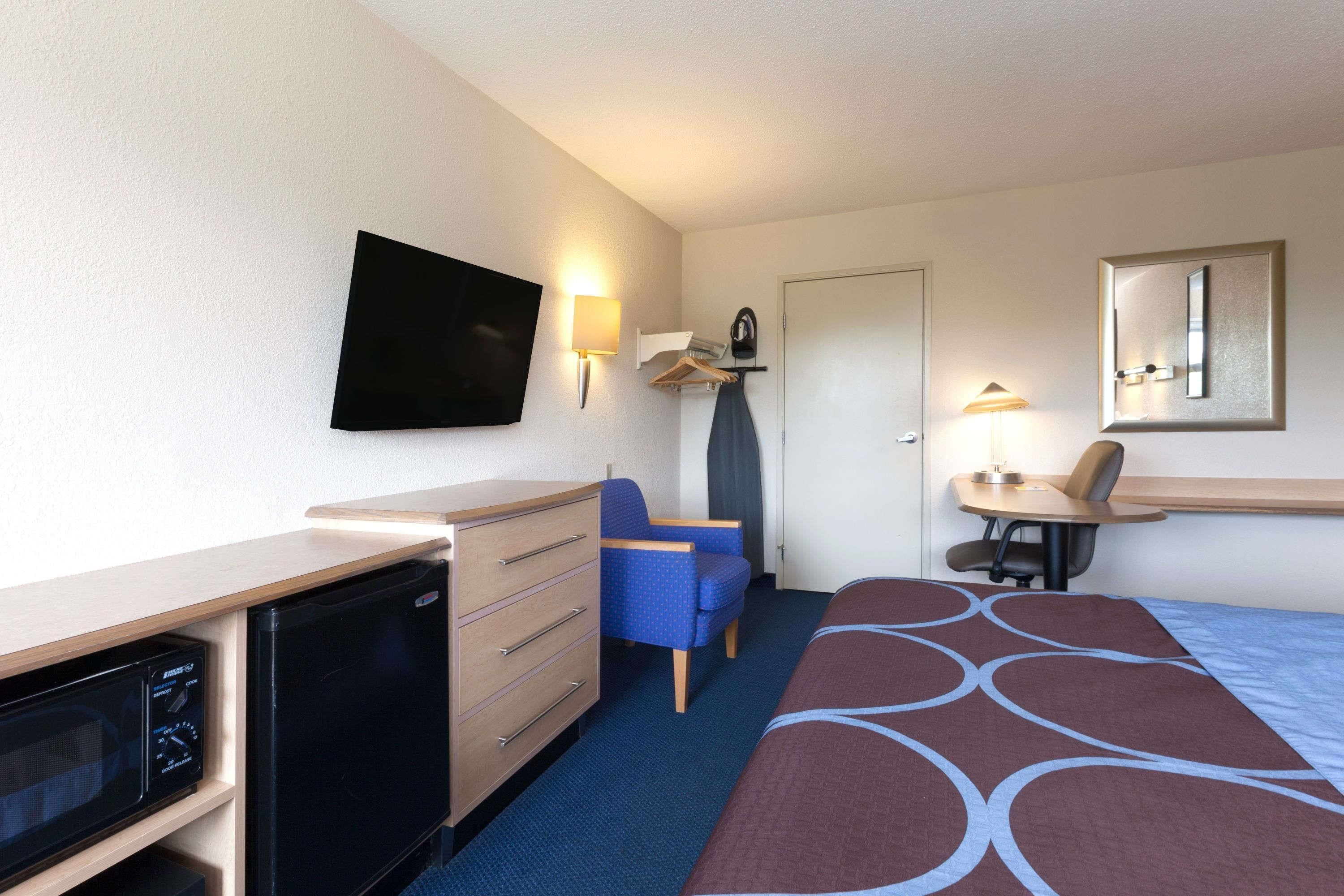 In-room safe, desk, blackout drapes, soundproofing