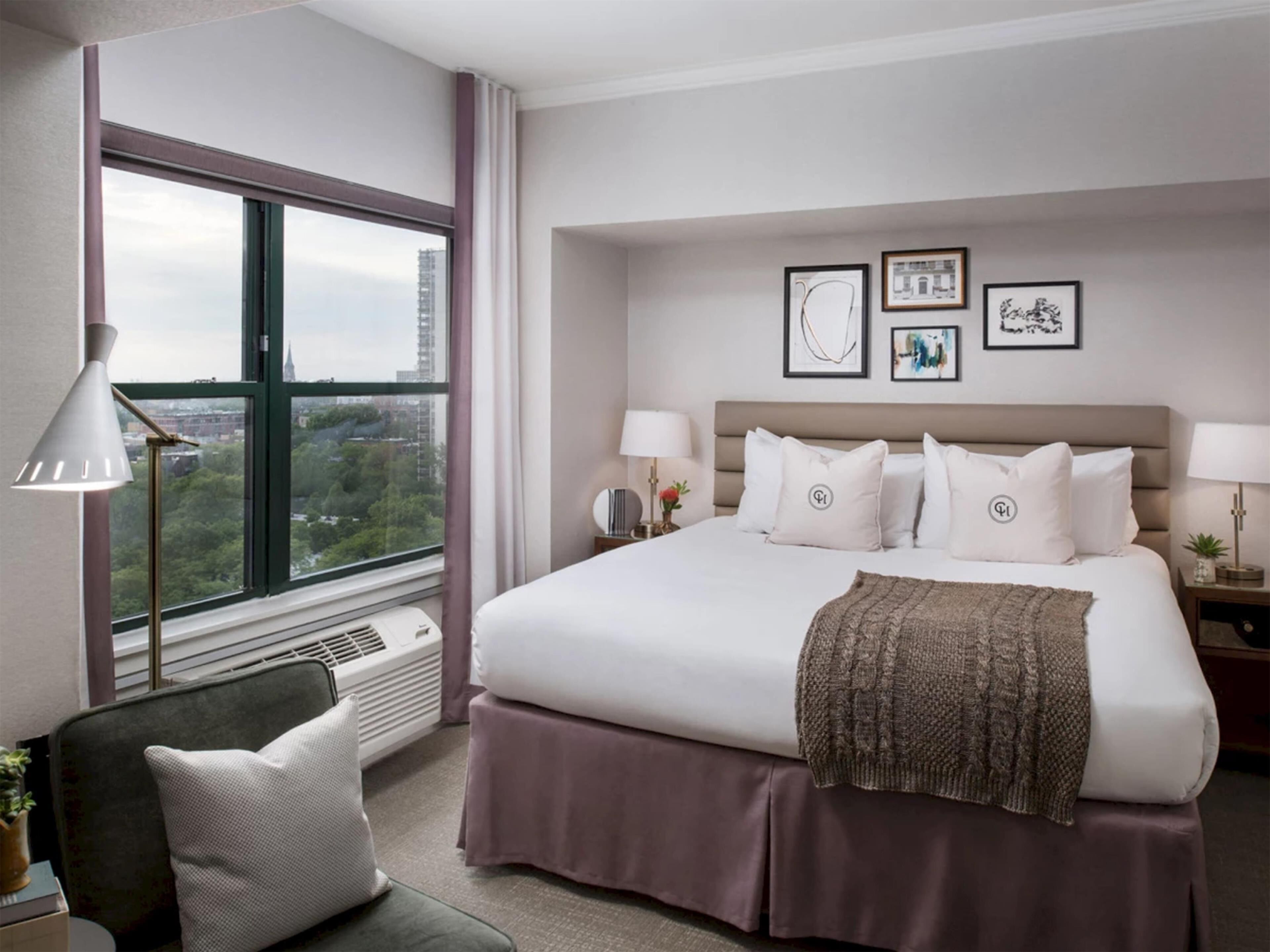 Literie hypoallergénique, coffre-fort, bureau