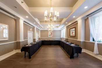 Meeting space at Claridge House Chicago, Tapestry Collection by Hilton