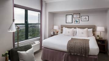 豪華客房, 1 張特大雙人床 | 1 間臥室、低過敏寢具、客房內保險箱、書桌