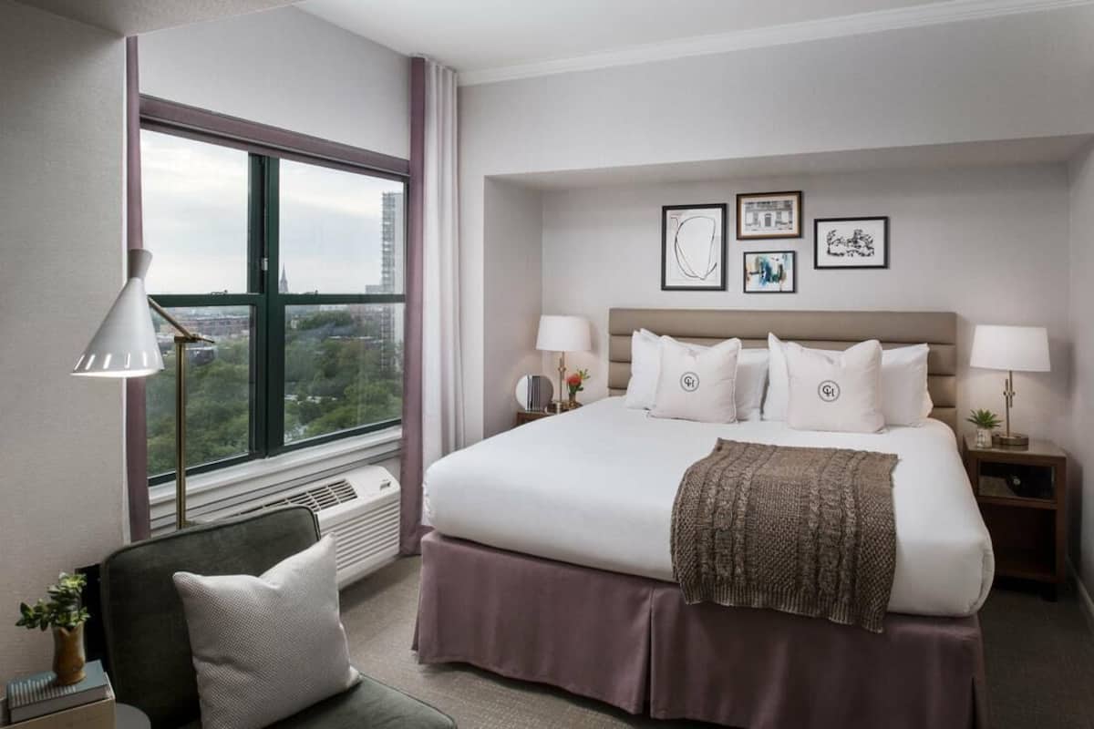 Hypo-allergenic bedding, in-room safe, desk, laptop workspace