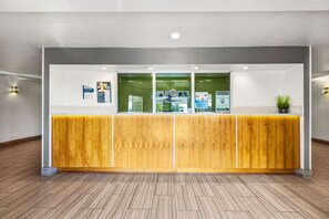 Reception - Studio 6 Portland, OR (Portland)