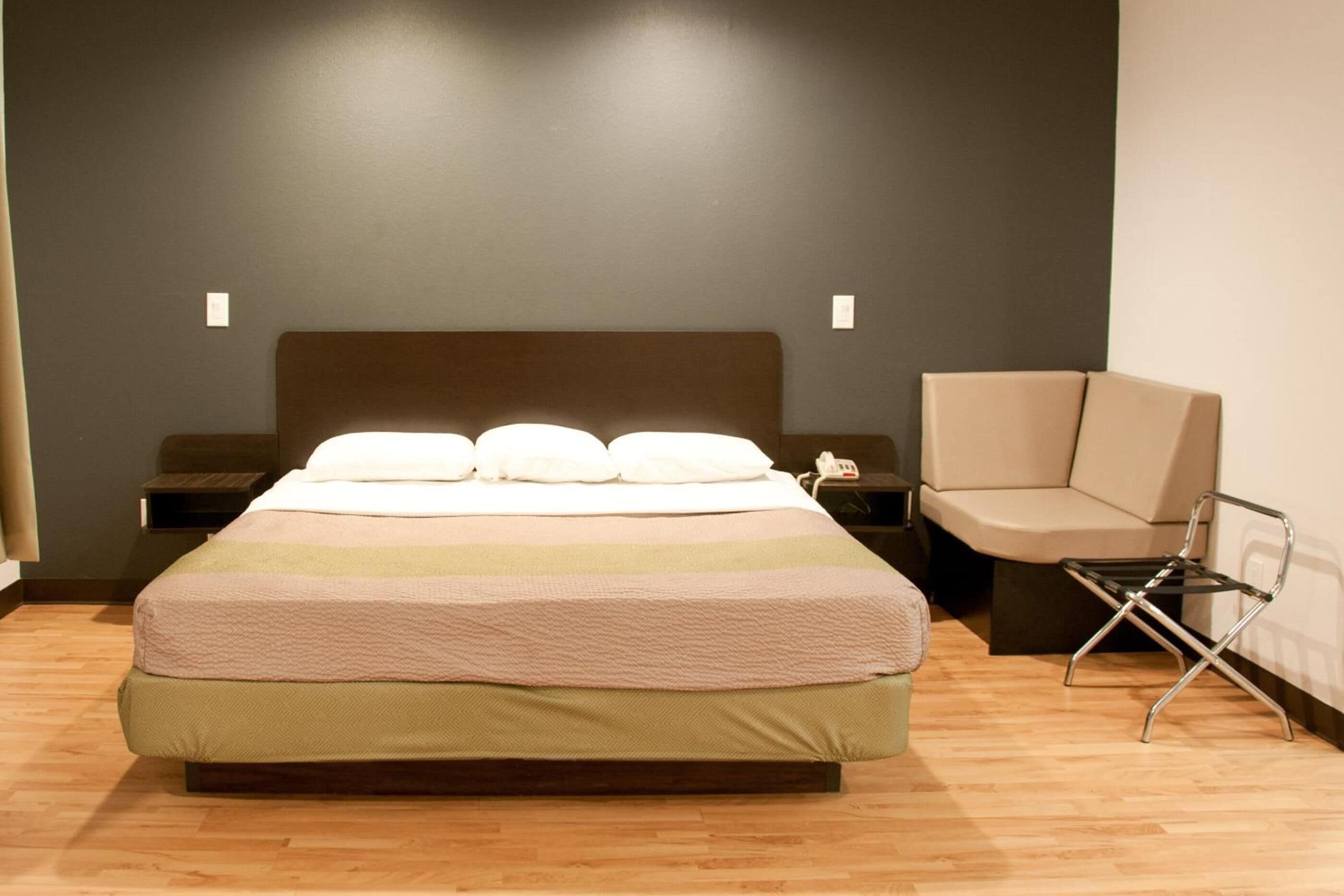 free cots/infant beds, free wifi, bed sheets, alarm clocks